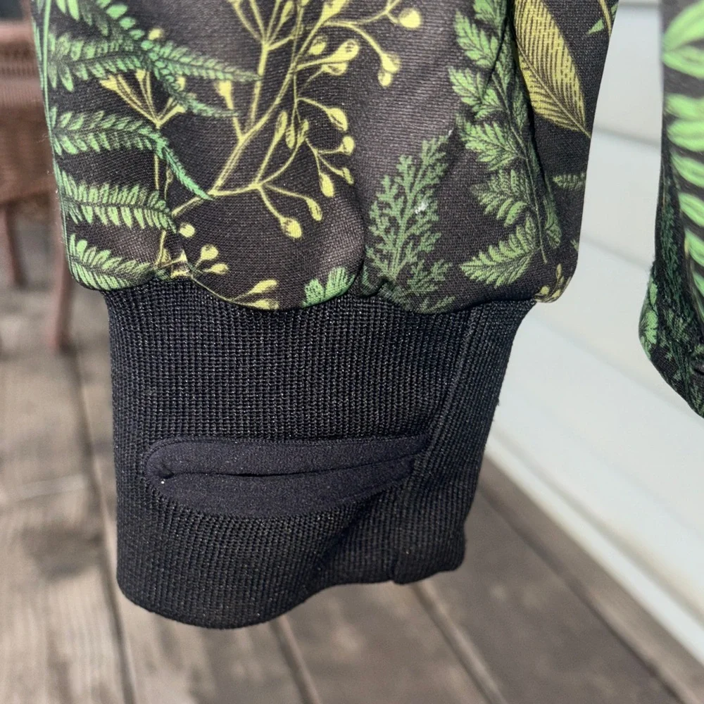 Saga Outerwear Co. Green Leaf Print Hoodie. Medium. Great condition.